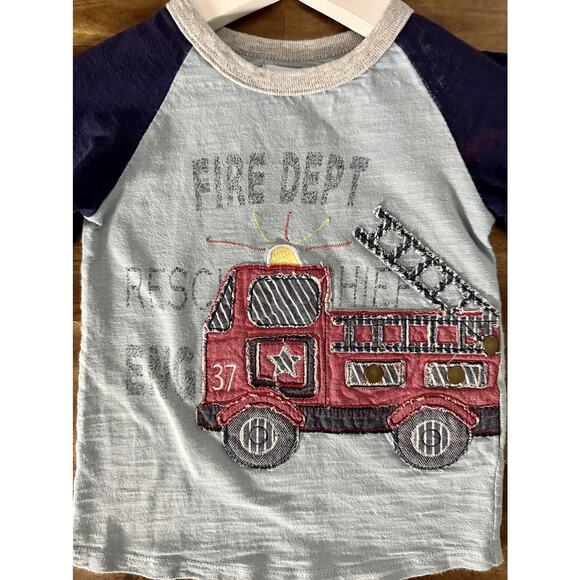 Mud Pie Blue Navy Red Firetruck Applique Raglan Cotton Knit Tee Top Boy 24M/2T - Picture 3 of 8